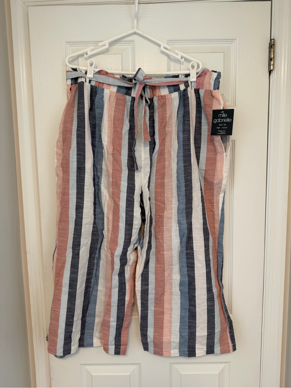 BRAND NEW WITH TAGS Women’s Pants
